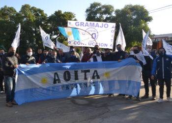 Choferes de colectivo se movilizan en Villa María