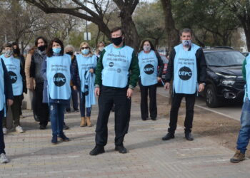 Nueva caravana de docentes contra Schiaretti