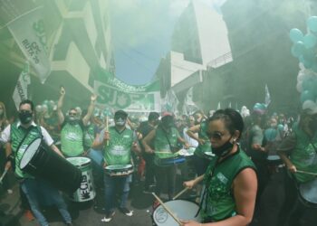 Municipales de Córdoba marcharon “Por la dignidad, por el salario, por el trabajo”