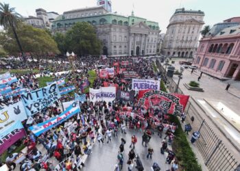 La canasta nos aplasta