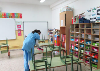 Paro de personal auxiliar en La Carlota