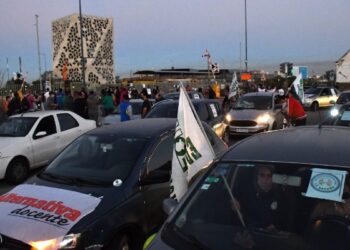 Docentes: rechazan la presencialidad