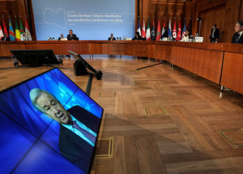 Como el virus, el bloqueo asfixia y mata, y debe cesar