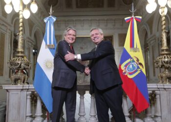 Fernández se reunió con el presidente de Ecuador
