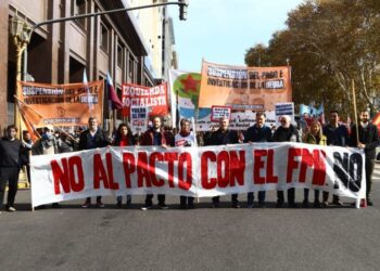 En contra del acuerdo con el FMI
