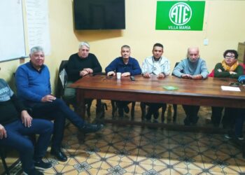 Conferencia de prensa en defensa de la democracia