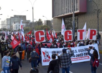 Central obrera de Perú contra la flexibilización laboral