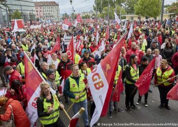 Ola de huelgas en Europa y EE.UU.