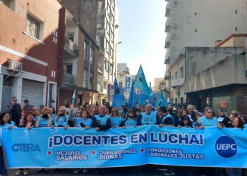 Continúa el conflicto docente