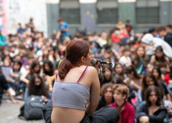 “Es un error recortar en educación”
