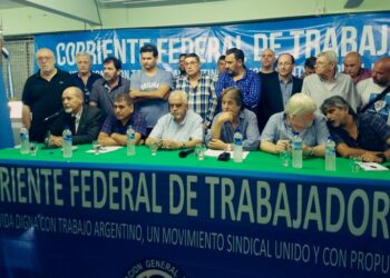 Leales, pero divididos