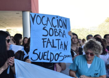 Vocación sobra, faltan sueldos