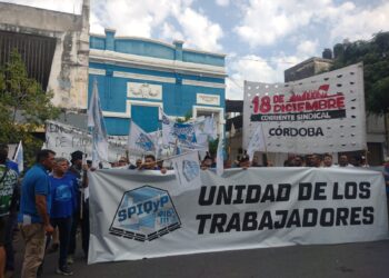 Movilización contra 24 despidos sin causa de ATANOR S.A