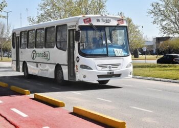 Se profundizan los reclamos por el transporte en la UNVM