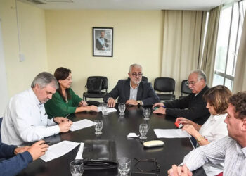 Docentes aceptan la propuesta paritaria