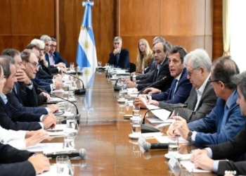 Montañas de billetes