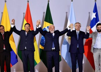 Cumbre de mandatarios de América del Sur