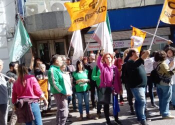 Gremios denuncian un golpe de mercado al día siguiente de las elecciones