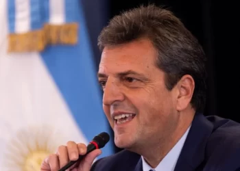 Gobierno profundiza la devaluación