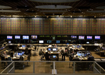 Entre devaluar o dolarizar pierde el salario