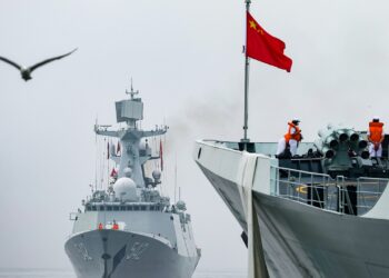 Buques chinos y rusos frente a las costas japonesas