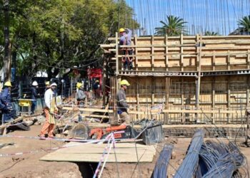 35 despidos en la obra del edificio Procrear