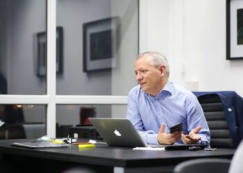 Negretti confirmó recortes en la universidad