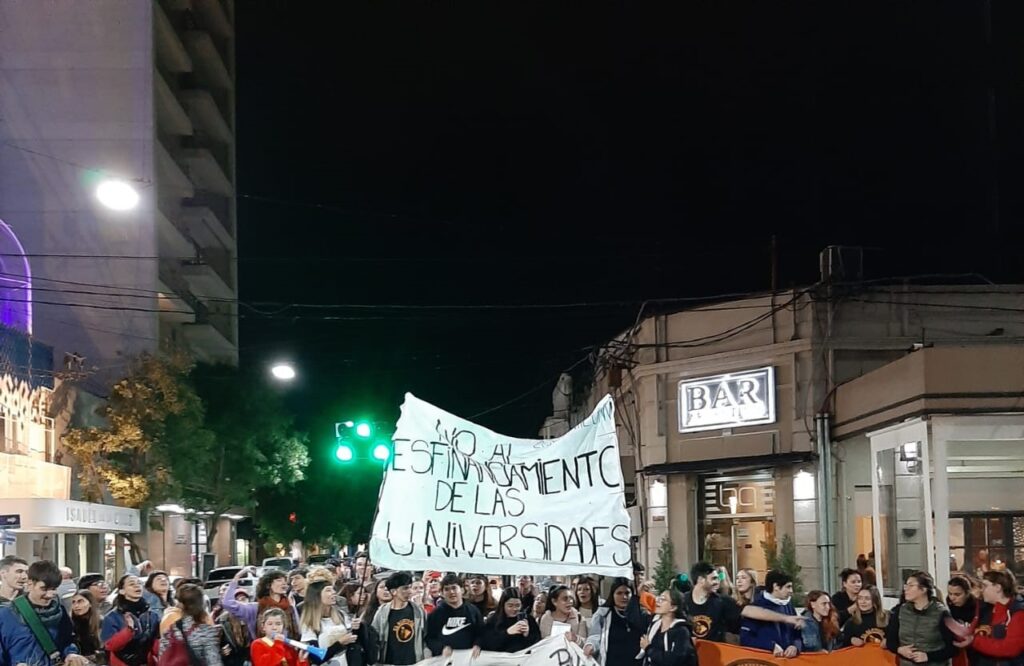 La clase es en las calles