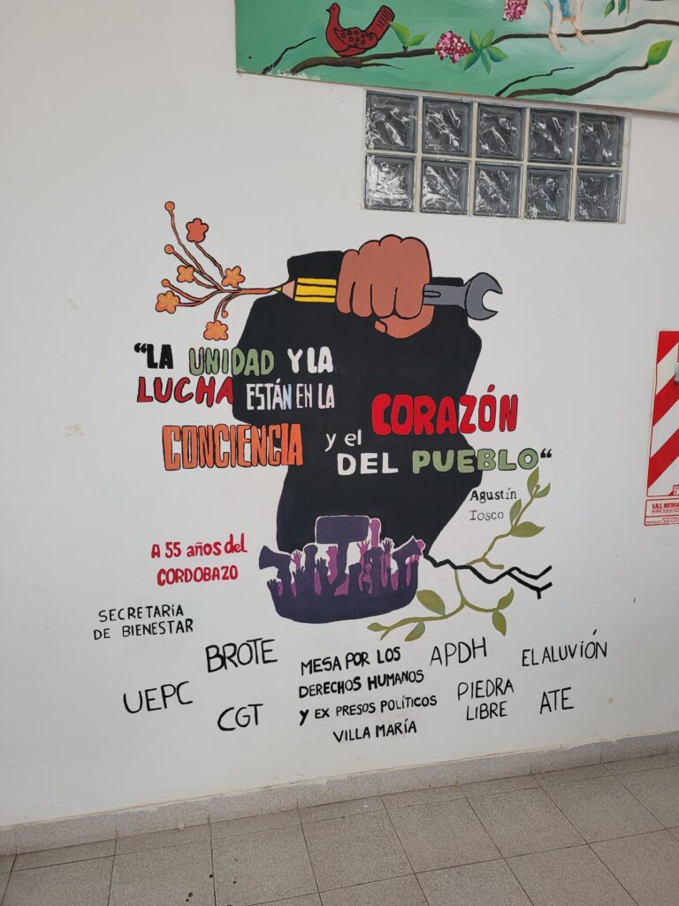 Mural realizado por los centros de estudiantes de la UNVM.