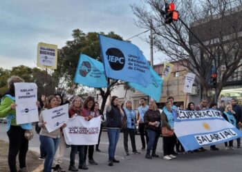 Docentes visibilizan el ajuste salarial