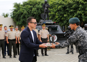 Ecuador abre sus puertas a la instalación de bases militares extranjeras