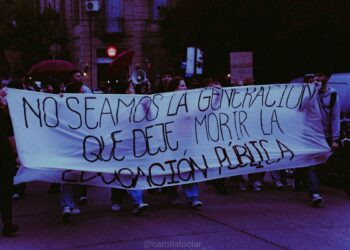 Con los estudiantes al frente