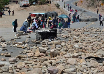 Bloqueos en Bolivia: el Pacto de Unidad se moviliza en defensa de Evo Morales
