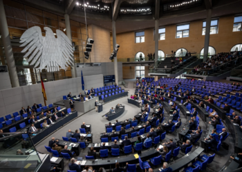 Elevar la deuda para fortalecer la defensa