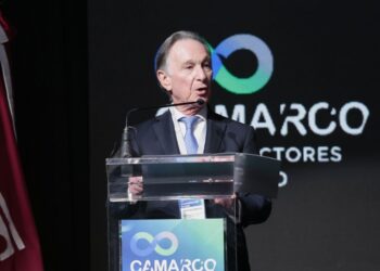 Con las privatizaciones como salvavidas