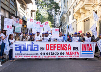 El cierre de organismos públicos avanza