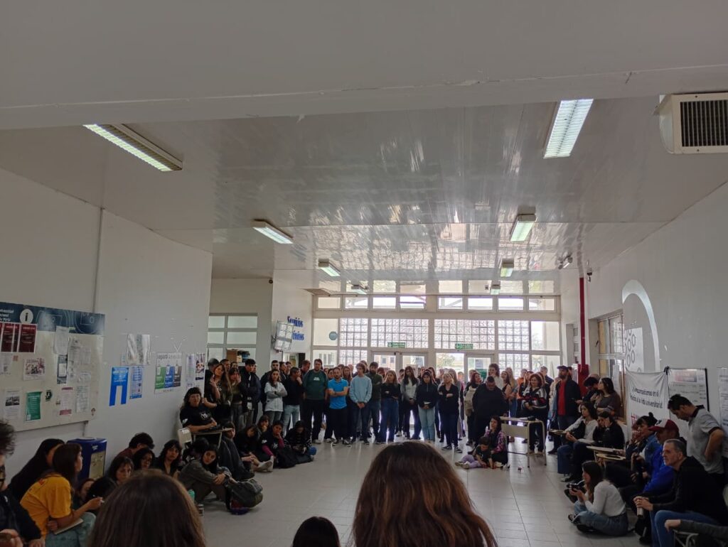 Asamblea por la educación pública