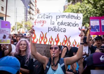 Sin clases y sin presupuesto